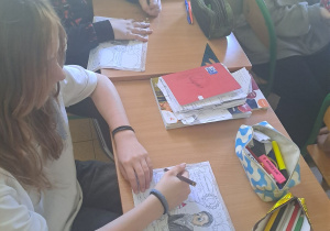 uczniowie podczas pracy