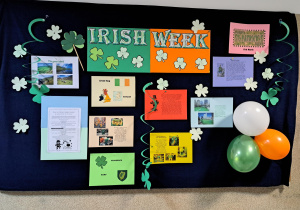 Tablica z informacjami o irishweek