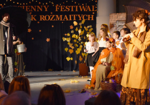 Scena z jesiennego przedstawienia słowno-muzycznego
