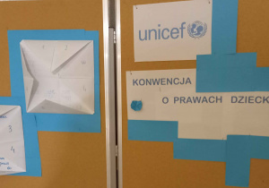 Wystawa tematyczna z nazwą UNICEF i układankami
