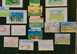 wystawa prac uczniów klas IV