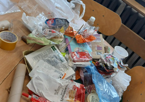 Opakowania, folie, taśmy, kartony