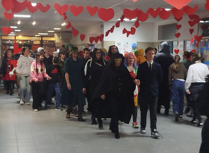 Bal ostatkowo-walentynkowy w budynku klas starszych.