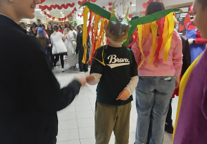 Uczniowie podczas balu ostatkowo-walentynkowego.