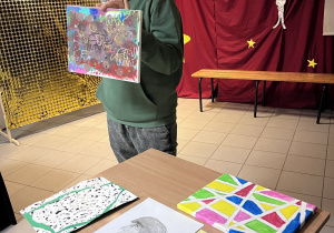 Uczestnik podczas prezentacji swojego talentu.