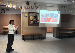 Pani Małgorzata, absolwentka szkoły