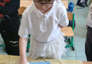 Uczennica podczas warsztatów.