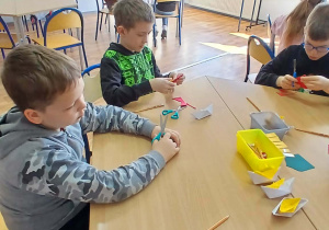 Uczniowie podczas warsztatów z edukacji regionalnej poświęconych Łodzi.