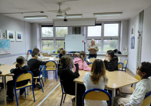 Uczniowie klasy 6 b podczas warsztatów