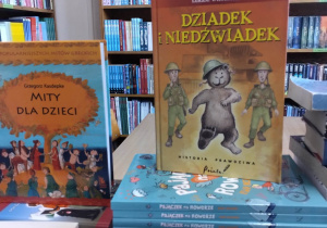 lektury "Mity dla dzieci", "Dziadek niedźwiadek"