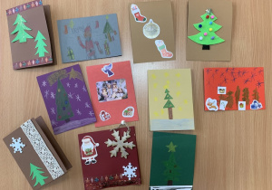 Gotowe kartki klasy 3b z życzeniami bożonarodzeniowymi dla uczniów ZNS w Kup.